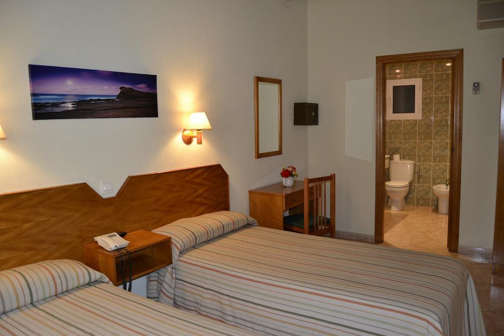 Alfons Hotel Ciutadella  Esterno foto