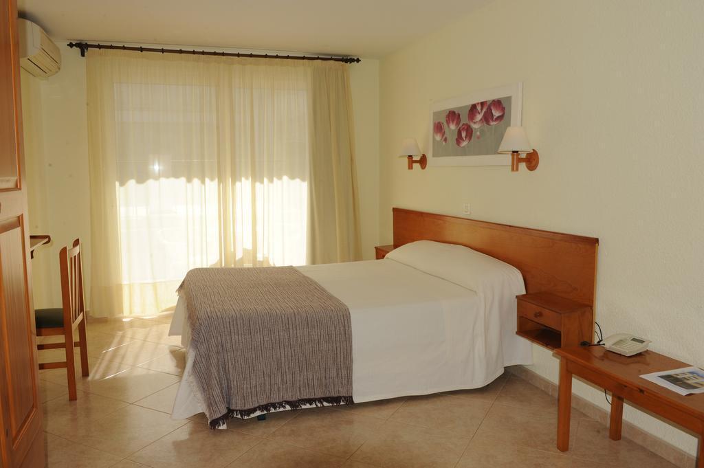 Alfons Hotel Ciutadella  Esterno foto